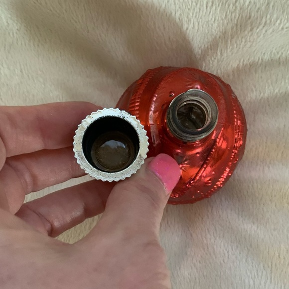 Vintage Avon Red Christmas Ornament Bubble Bath Bottle - Picture 3 of 4